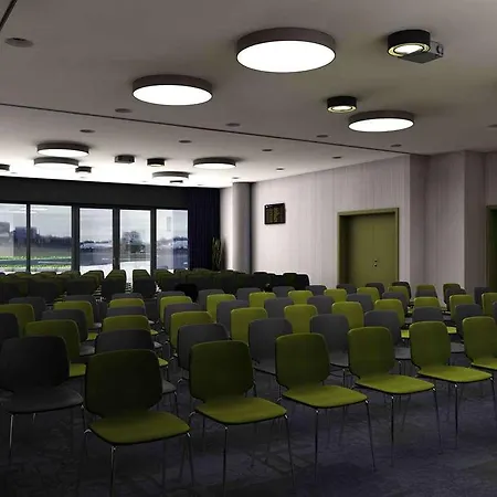 Hotel Ibis Styles Budapest Airport 3*