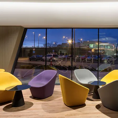 Hotel Ibis Styles Budapest Airport 3*