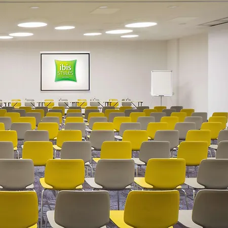 Hotel Ibis Styles Budapest Airport 3*