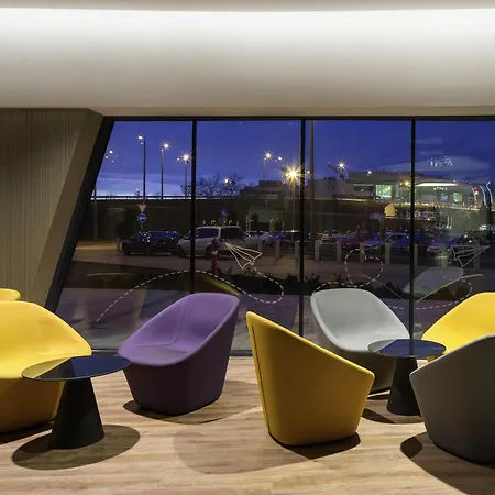 Ibis Styles Budapest Airport מלון 3*