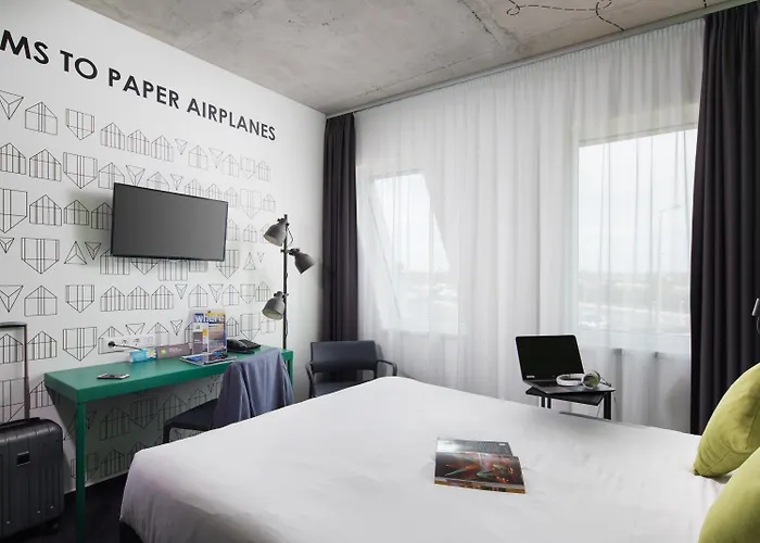 Hotel Ibis Styles Budapest Airport 3*